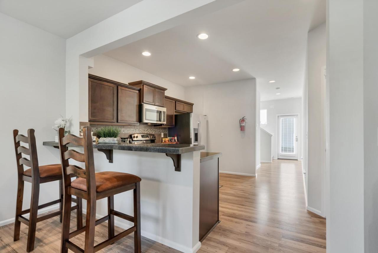 Terra House Tacoma - Ev Power Station, Crib, Stroller, High Chair Экстерьер фото